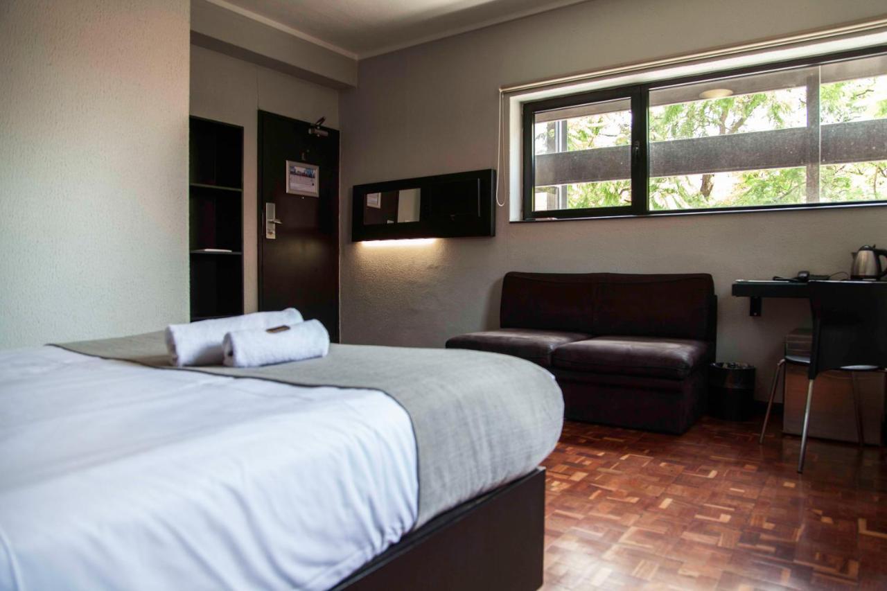 Inani Hotel Morning Star Pretoria-Noord Extérieur photo
